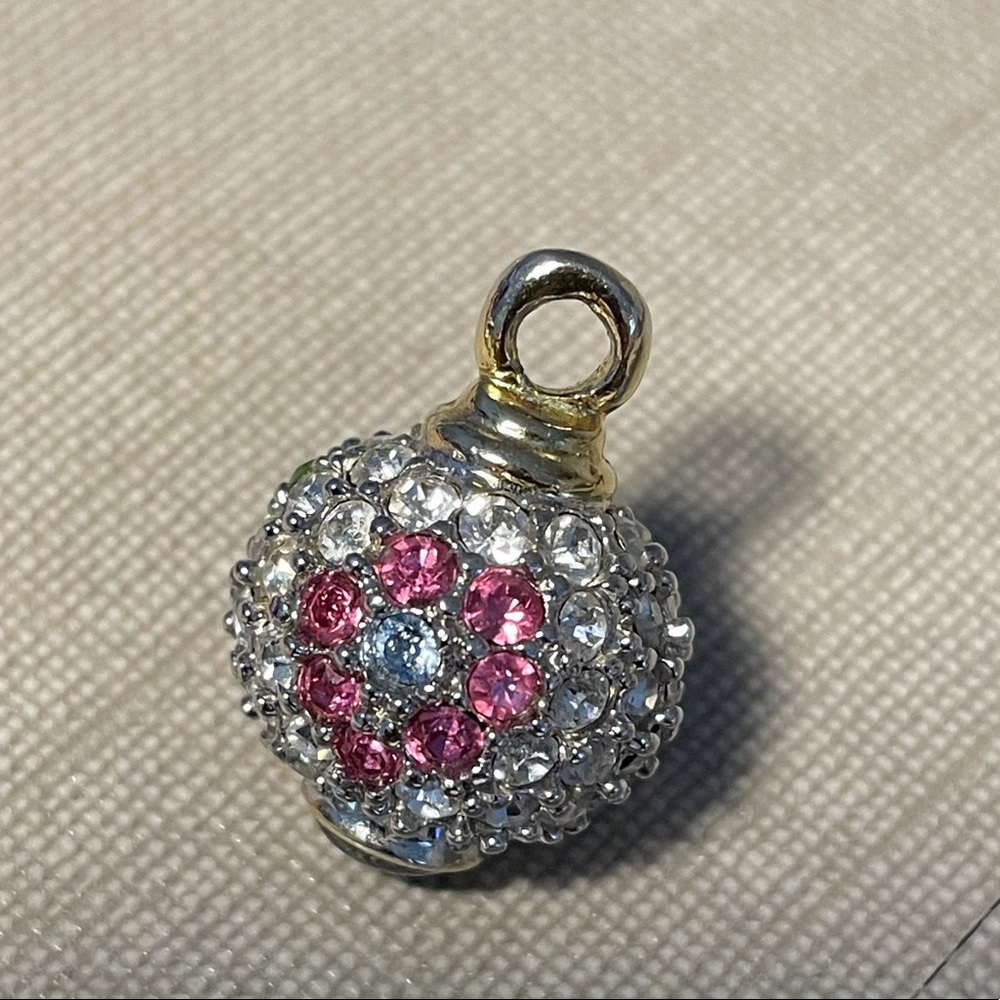 Beautiful Chrystal Sworoski Ball